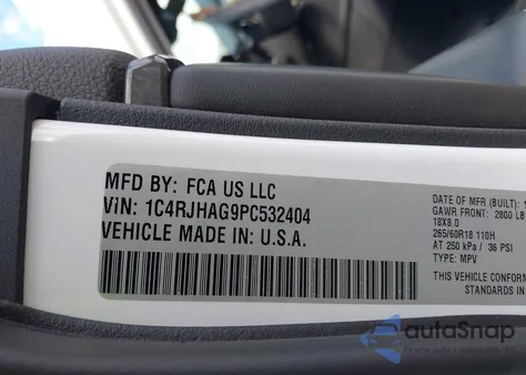 2023 Jeep Grand Cherokee Laredo 4X4 z USA, uszkodzony, nr VIN 1C4RJHAG9PC532404